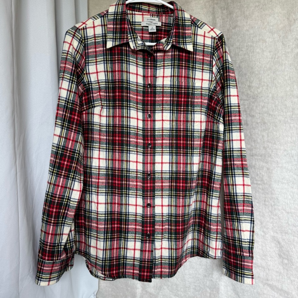 L.L.Bean Slightly‎ Fitted Plaid Flannel Button Up - Size small